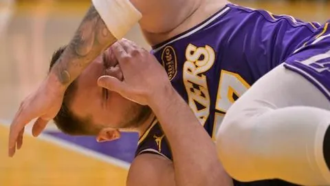 羅馬力克萊切闖入意大利杯八強，亞伯拉罕雙獲進球，肖穆羅多夫替补發力